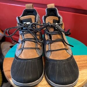 Sorel Black and Brown Winter Boots